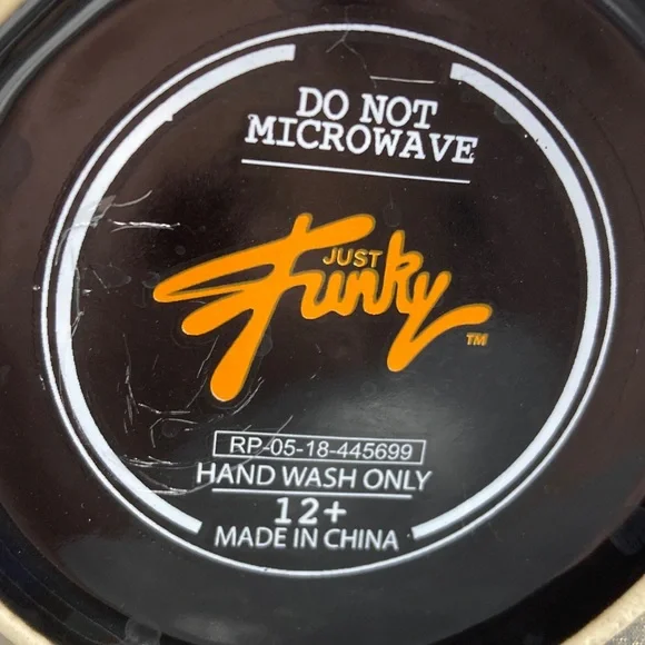 Gold and Black Boss Mug with Gun Handle - Picture 6 of 6